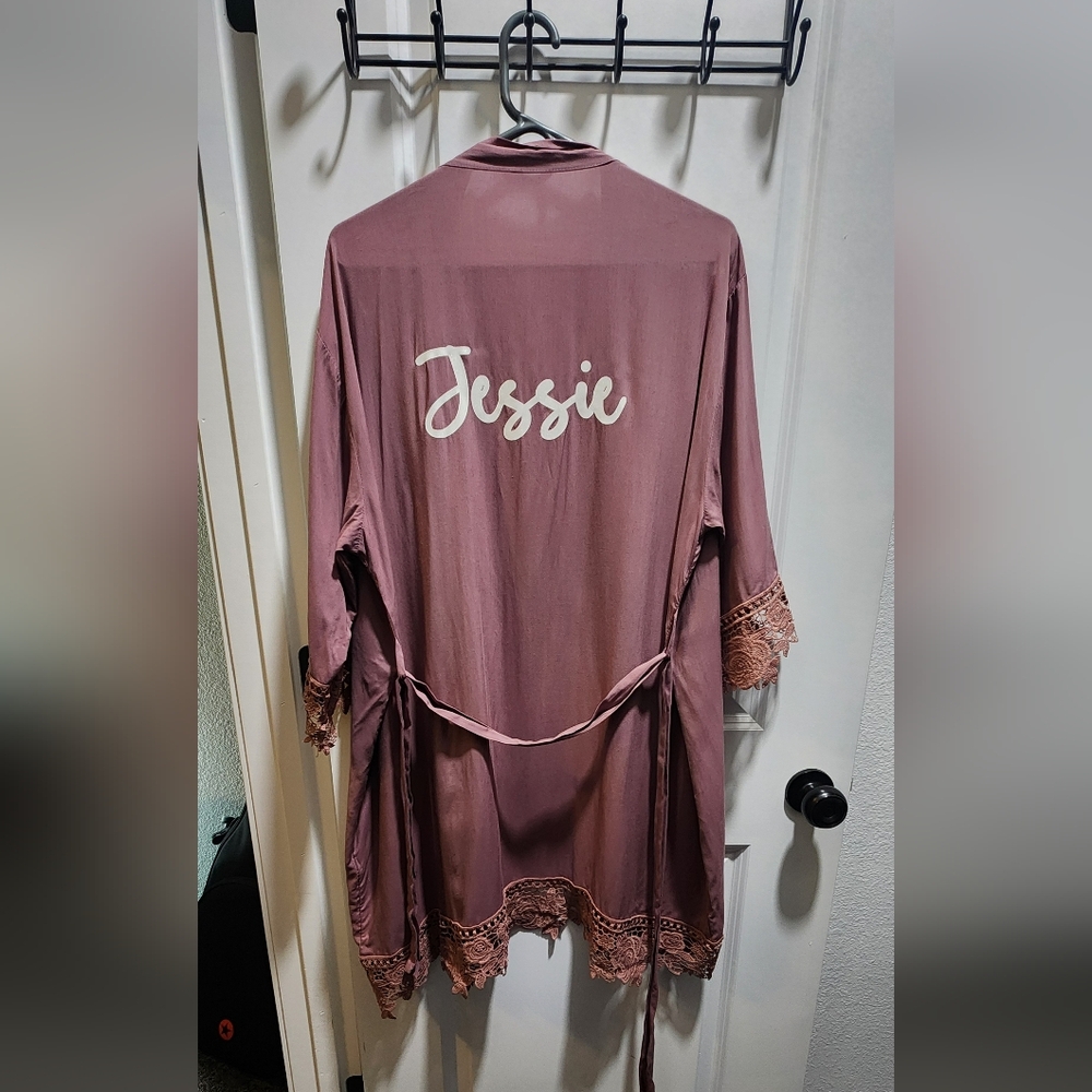 Women's Lace Trim Robe - Pink With Name "Jessie"